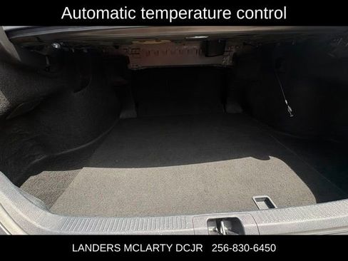 Used 2024 Toyota Camry SE FWD image 11