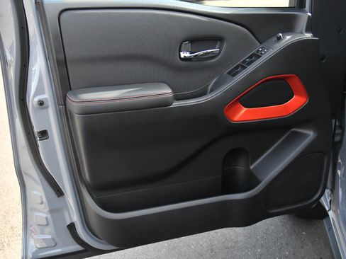 Used 2023 Nissan Frontier Pro-X w/ Pro Convenience Package image 14