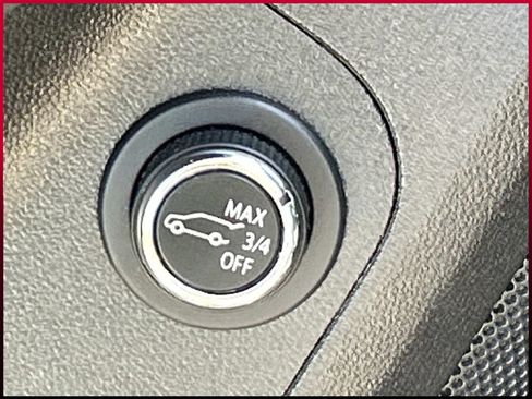 Used 2022 GMC Acadia SLE w/ Driver Convenience Package FWD image 21