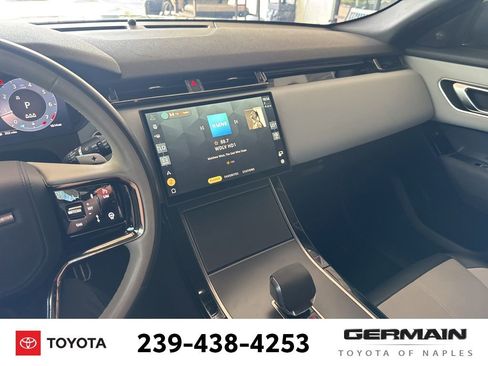 Used 2024 Land Rover Range Rover Velar Dynamic SE image 15