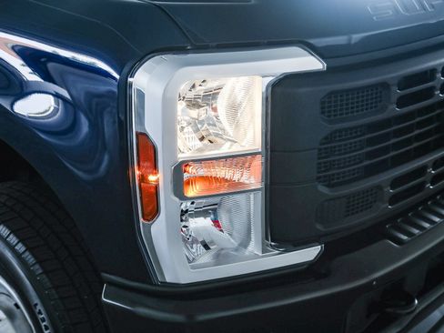 Used 2024 Ford F250 XL w/ 360-Degree Camera Package AWD/4WD image 11