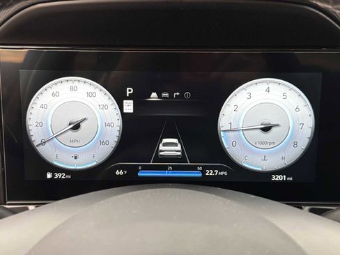 Certified 2025 Hyundai Elantra Limited image 36