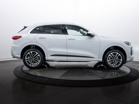 New 2025 Audi Q5 Premium Plus image 3