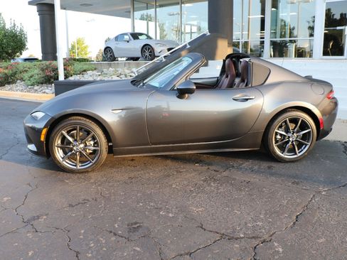 Used 2019 MAZDA MX-5 Miata RF Grand Touring w/ GT-S Package RWD image 2