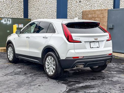 Certified 2023 Cadillac XT4 Luxury w/ Cold Weather Package FWD image 2
