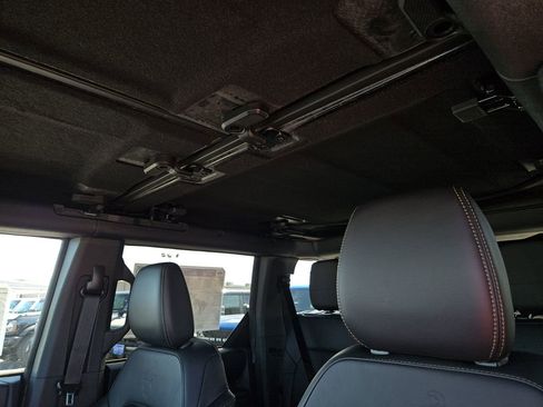 New 2025 Ford Bronco Badlands image 22