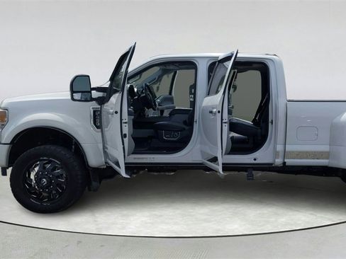 Used 2022 Ford F450 Limited w/ FX4 Off-Road Package image 11