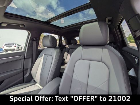 New 2025 Audi Q3 2.0T Premium image 23