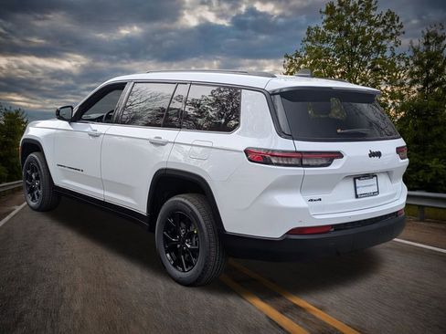 New 2025 Jeep Grand Cherokee L Altitude image 5