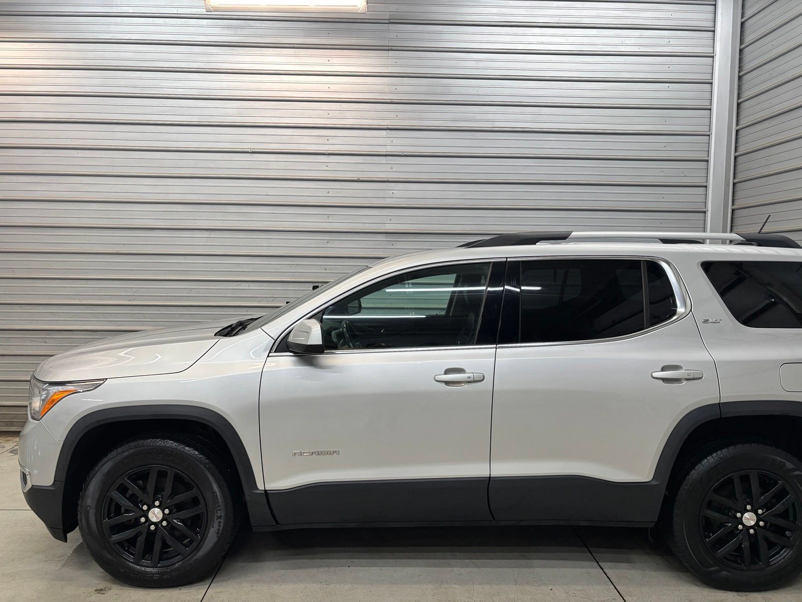 Used 2018 GMC Acadia SLT AWD/4WD image 3