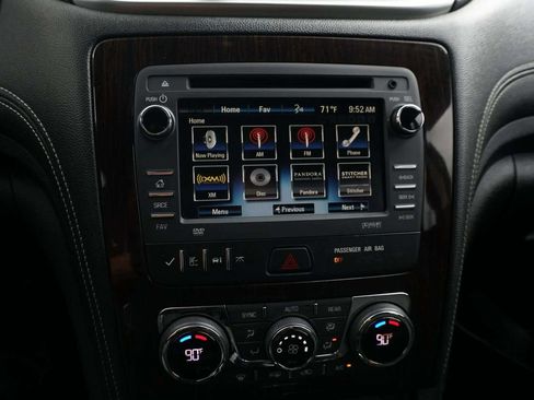 Used 2017 Chevrolet Traverse LT w/ Traveler's Package FWD image 34