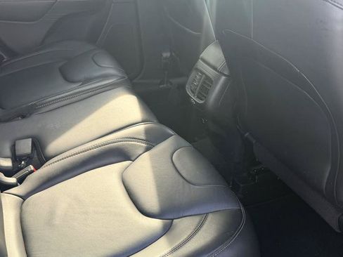 Used 2016 Jeep Cherokee Limited FWD image 12