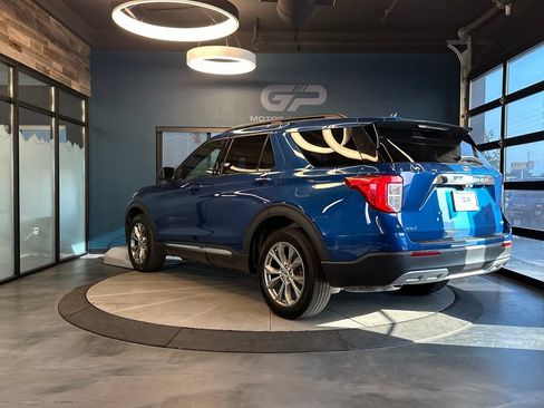 Used 2020 Ford Explorer XLT w/ Equipment Group 202A AWD/4WD image 5