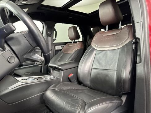 Used 2022 Ford Explorer Platinum w/ Technology Package AWD/4WD image 18