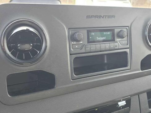 Used 2025 Mercedes-Benz Sprinter 2500 image 31