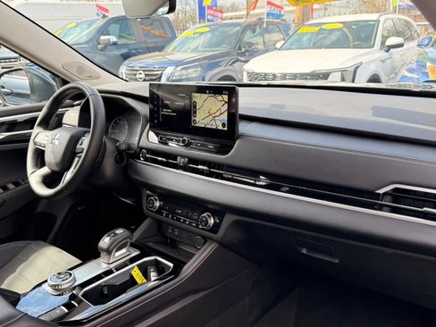 Used 2025 Mitsubishi Outlander SE AWD/4WD image 17