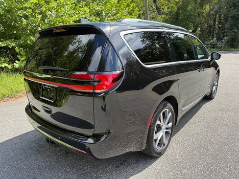 New 2026 Chrysler Pacifica Pinnacle w/ Trailer Tow Group image 7