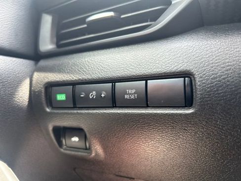 Used 2024 Nissan Sentra S FWD image 16