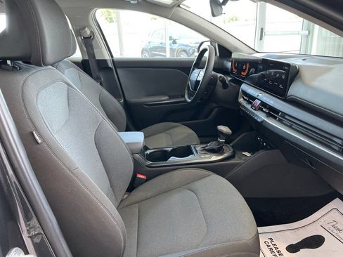 Used 2025 Kia K4 FWD image 20