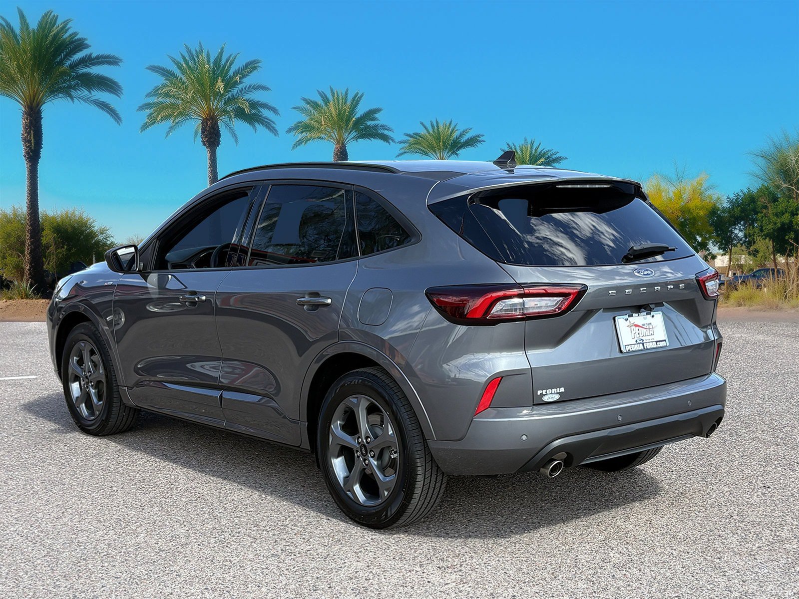 Used 2024 Ford Escape ST-Line w/ Tech Pack #1 FWD image 2