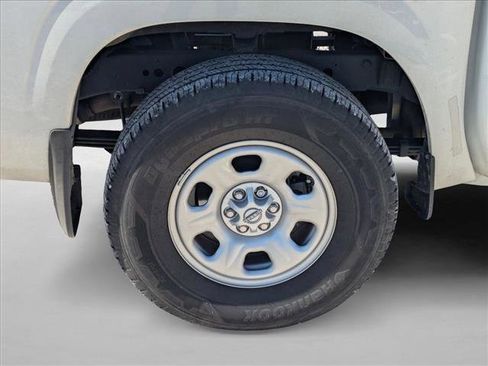 Used 2022 Nissan Frontier S w/ Technology Package image 9