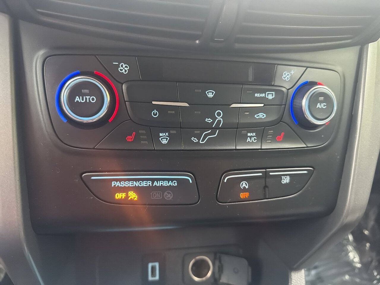 Used 2017 Ford Escape SE FWD image 22