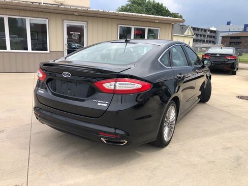 Used 2016 Ford Fusion Titanium image 3