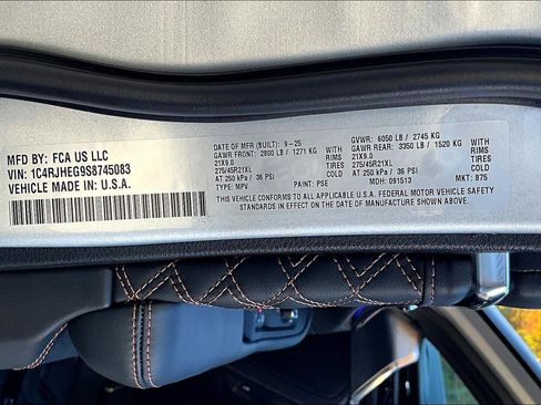 New 2025 Jeep Grand Cherokee Summit image 13