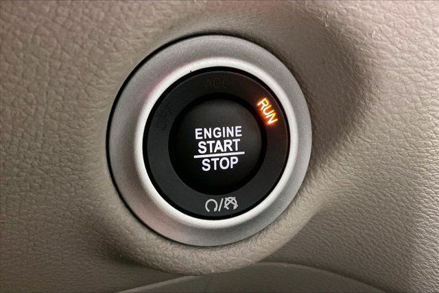 Used 2022 Chrysler Pacifica Touring-L FWD image 37