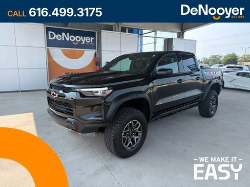 Used 2025 Chevrolet Colorado ZR2 AWD/4WD image 1