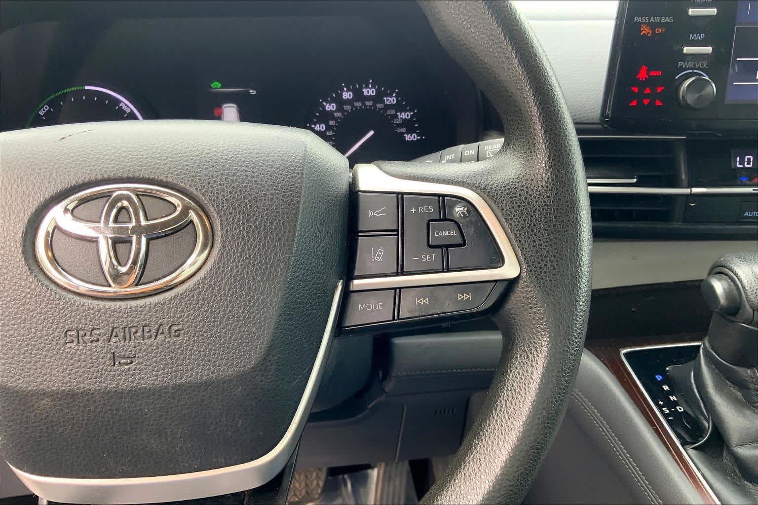 Used 2021 Toyota Sienna LE FWD image 25