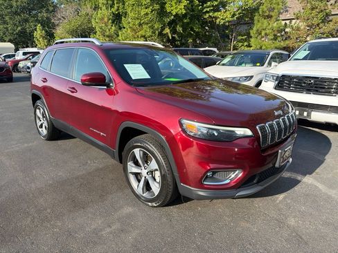 Used 2019 Jeep Cherokee Limited w/ Luxury Group AWD/4WD image 2