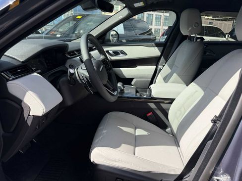 New 2026 Land Rover Range Rover Velar Dynamic SE image 17