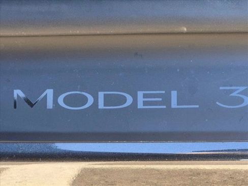 Used 2025 Tesla Model 3 Long Range RWD image 17