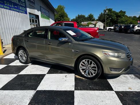 Used 2013 Ford Taurus Limited FWD image 4