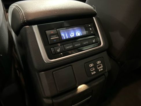Used 2023 Subaru Ascent Limited w/ Technology Package AWD/4WD image 23