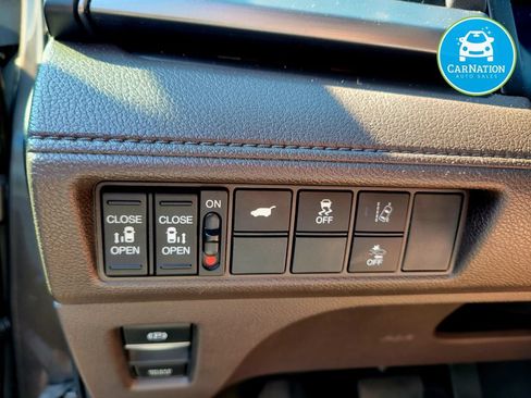 Used 2018 Honda Odyssey Touring image 27
