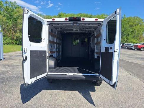 Used 2025 RAM ProMaster 2500 w/ U-Haul Equipment Group FWD image 14
