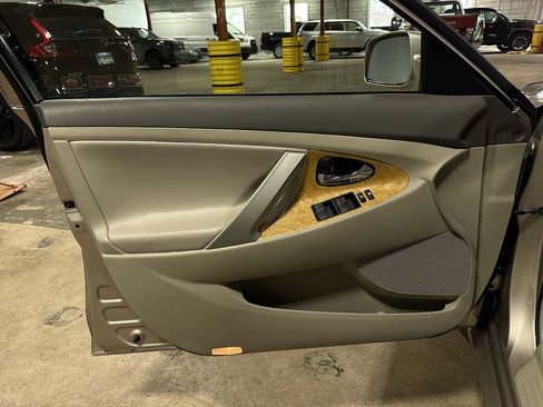 Used 2007 Toyota Camry XLE image 28