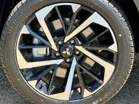 New 2025 Mitsubishi Outlander SEL image 25