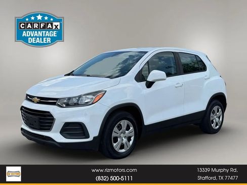 Used 2017 Chevrolet Trax LS FWD image 1
