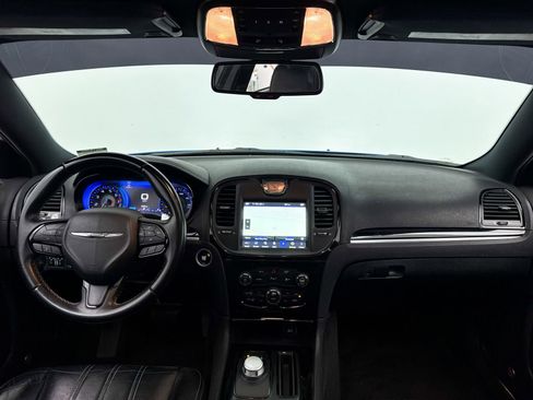 Used 2018 Chrysler 300 S w/ 300S Premium Group image 22
