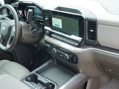 Used 2024 Chevrolet Silverado 2500 LTZ w/ LTZ Premium Package AWD/4WD image 27