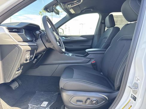 New 2026 Jeep Grand Cherokee L Laredo image 23