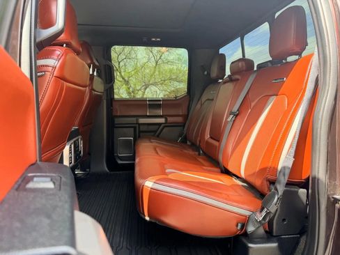 Used 2019 Ford F150 Platinum w/ Equipment Group 701A Luxury image 15