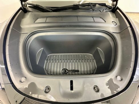 Used 2024 Tesla Model Y Long Range AWD/4WD image 34
