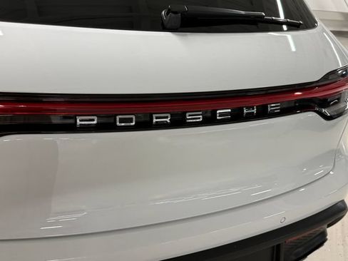 Certified 2026 Porsche Macan AWD/4WD image 12