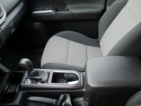 Used 2023 Toyota Tacoma TRD Sport image 24