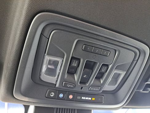 Used 2025 GMC Sierra 1500 AT4 w/ AT4 Premium Package AWD/4WD image 31