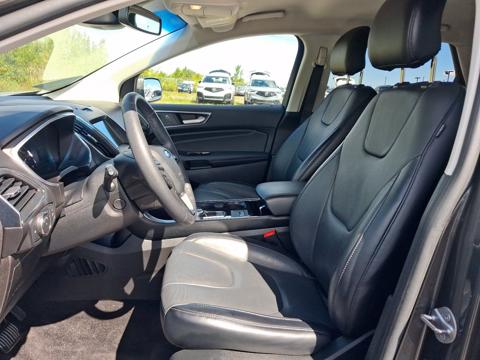 Used 2019 Ford Edge Titanium FWD image 5
